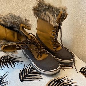 Winter snow boots Joan of Artic style